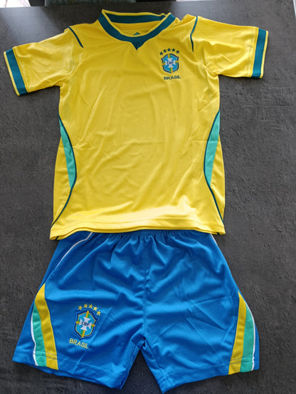 Tenue football enfant style Brésil personnalisable – photo produit 1