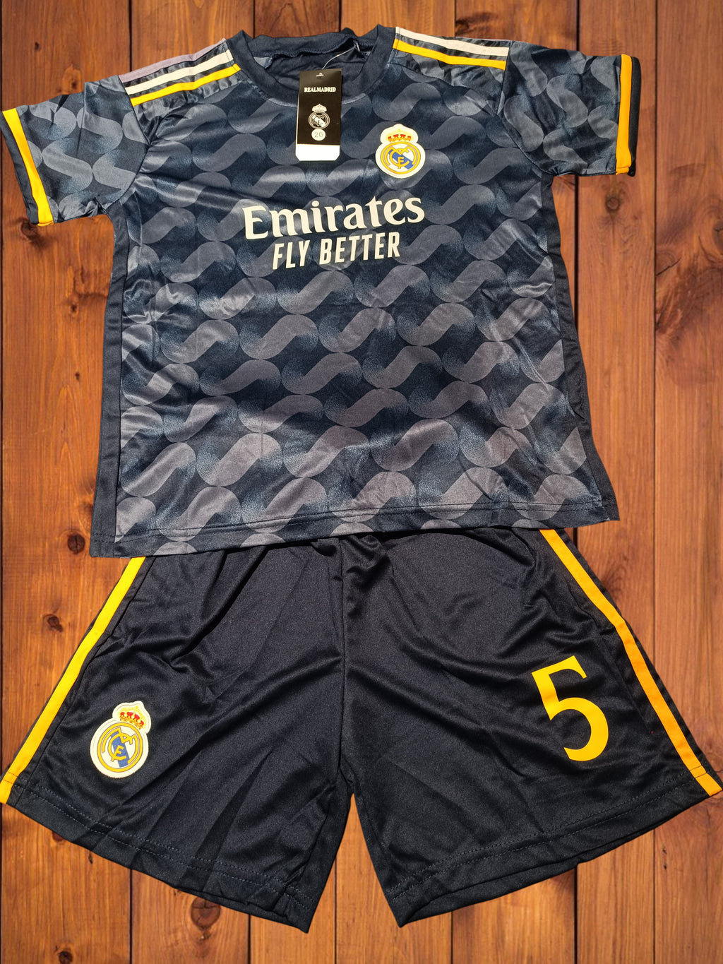 Belle tenue de Foot inspirée de Jude Bellingham au Réal Madrid bleu ou blanc