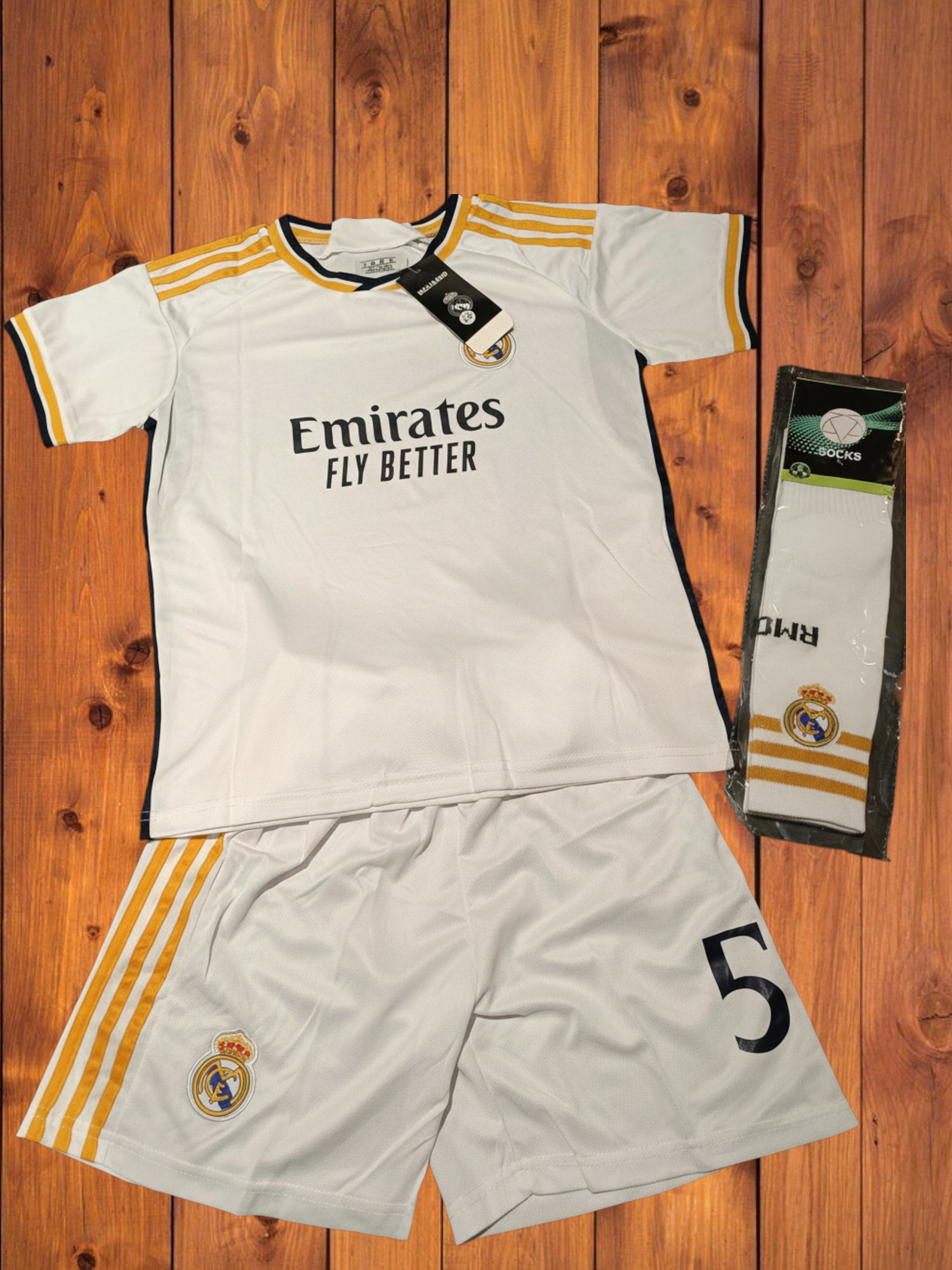 Belle tenue de Foot inspirée de Jude Bellingham au Réal Madrid bleu ou blanc