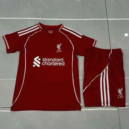 Tenue football enfant personnalisable style club anglais rouge – photo produit