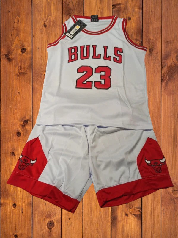 Tenue NBA inspirée de Michael Jordan aux chicago Bulls rouge, noir ou blanc
