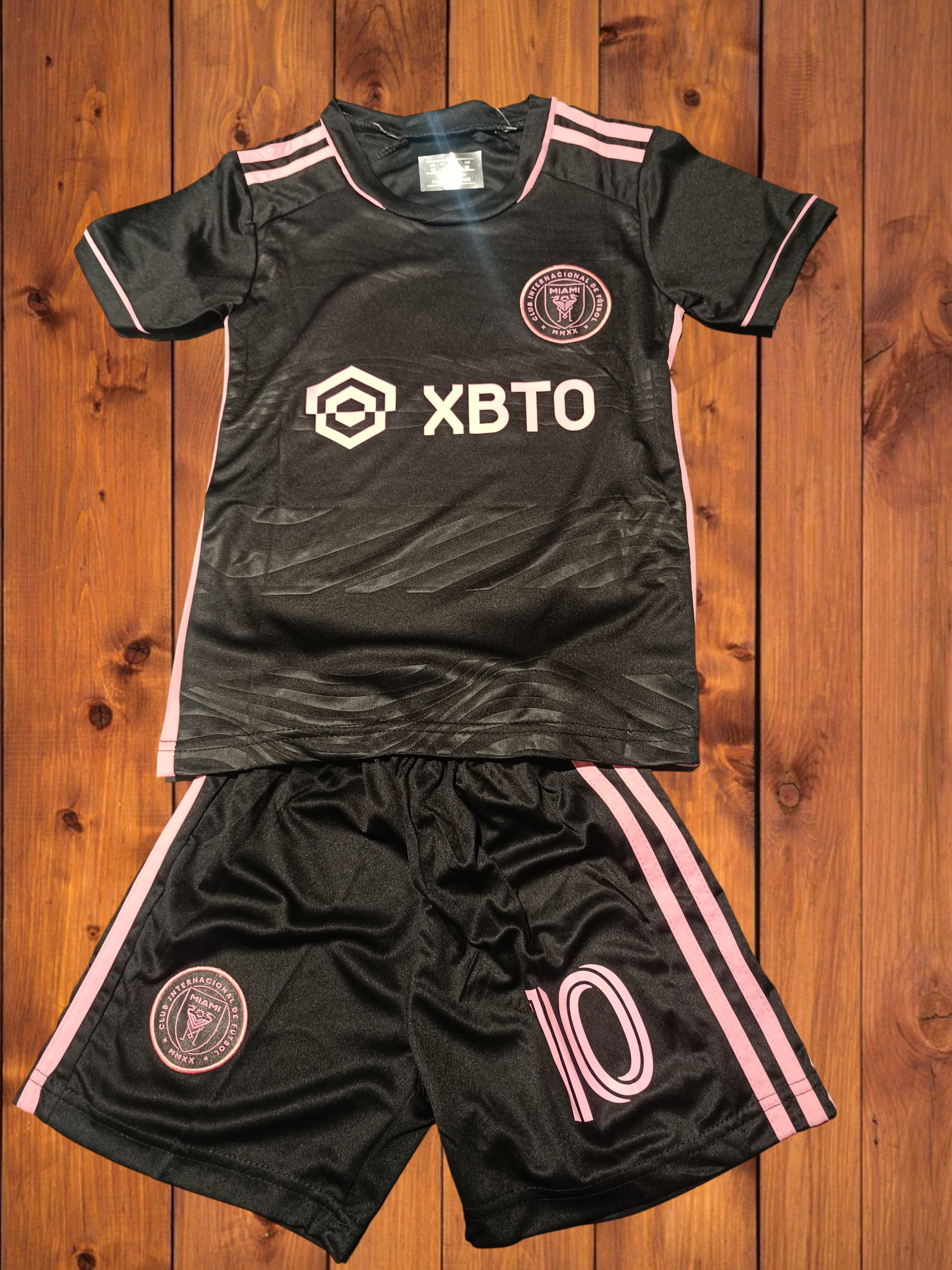 Magnifiques ensembles inspirés de Léo Messi modèle Barcelone, PSG, Inter miami ou Argentine