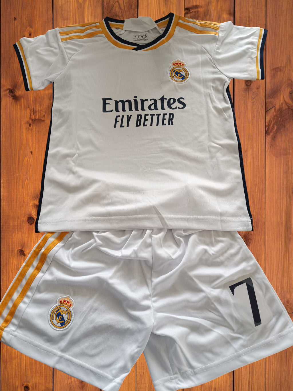 Très belle tenue de foot inspirée de Vini Jr au Real Madrid bleu ou blanc
