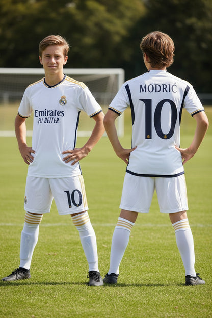 Tenue football enfant style club espagnol blanc – 3 pièces